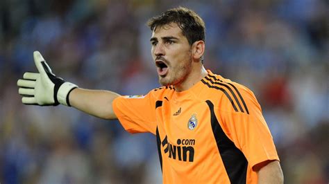 when did casillas retire.